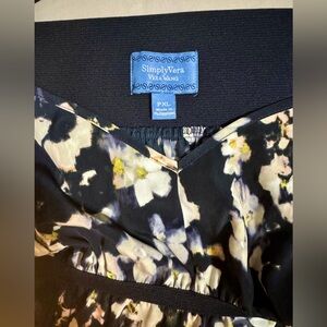 ‼️ Vera Wang Floral Navy Dress Brand New ‼️